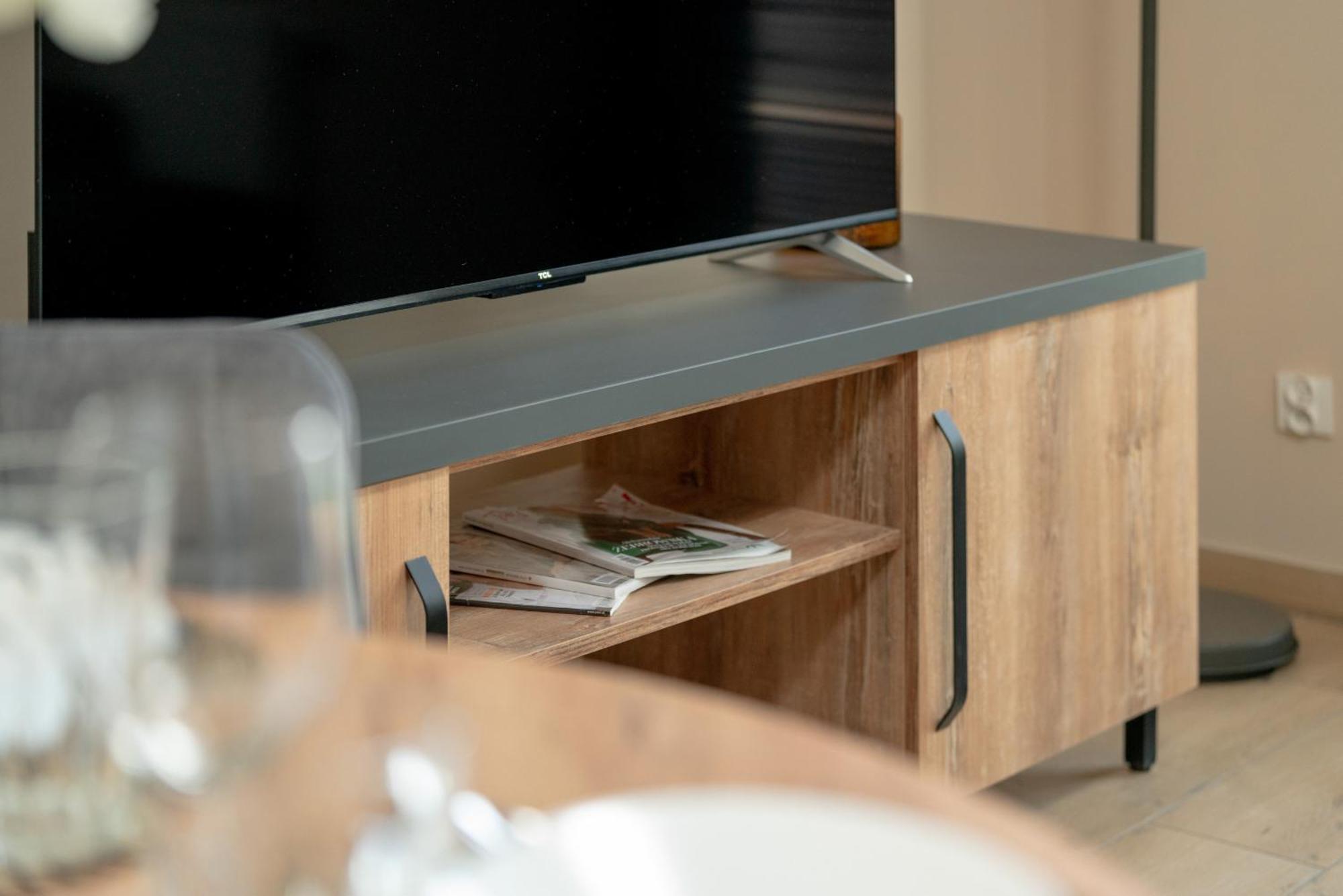 Cosy And Bright Apartment With Parking In Poznan By Noclegi Renters Bagian luar foto